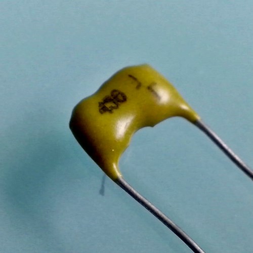 82pF 250V silvered mica capacitor, each